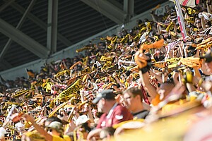 30.785 Zuschauer unterstützten die Mannschaft im ausverkauften DDV-Stadion. (Foto: SGD)