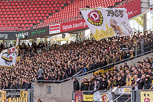 Circa 5000 Dynamos begleiteten die Mannschaft nach Nürnberg.