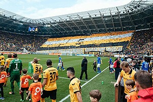 Die Choreo beim Einlaufen der Spieler