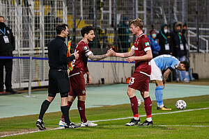 Kurz vor dem Halbzeitpfiff muss Daferner mit einer Sprunggelnksverletzung das Spielfeld verlassen. | Foto: Steffen Kuttner