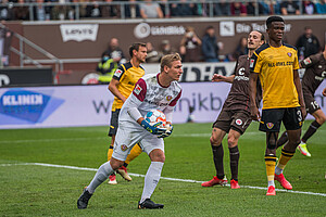 Kevin Broll bekommt gegen offensivfreudige Hausherren viel zu tun. | Foto: Dennis Hetzschold