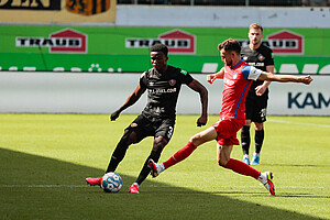 Der FCH presst früh und setzt Dynamo in der Anfangsphase unter Druck. | Foto: Steffen Kuttner
