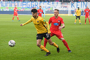 Osman Atilgan vor Arne Feick