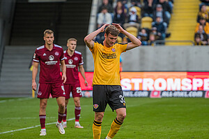 Christopher Daferner gelingt es mit seinen Teamkollegen nicht, die Überlegenheit der SGD in Zählbares umzumünzen. | Foto: Dennis Hetzschold