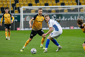 Pascal Sohm bereitet mit dem Treffer zum 1:0 den Weg zum Heimsieg. | Foto. Steffen Kuttner