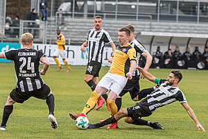 Haris Duljevic musste gegen Sandhausen viel einstecken. (Foto: Steffen Kuttner)