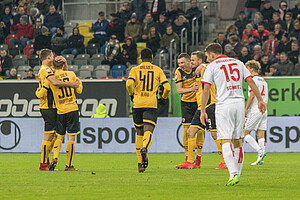 Torjubel nach dem 2:0 von Lucas Röser (Fotos: Steffen Kuttner)