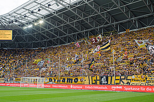 Stimmungsvoll: Dynamo-Fans im K-Block