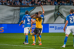 Kurz vor der Pause muss die SGD den Ausgleich hinnehmen. | Foto: Dennis Hetzschold