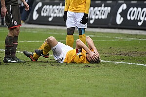 Marco Hartmann verletzt am Boden