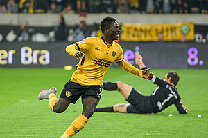 Moussa Koné jubelt nach seinem Tor zum 1:1