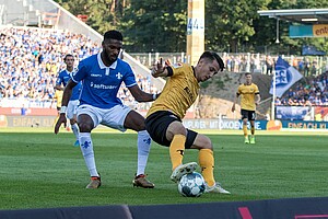 Baris Atik sichert das Spielgerät