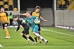 SGD-Keeper Kevin Broll ist in der Anfangsphase der gewohnt starke Rückhalt. | Foto: Dennis Hetzschold
