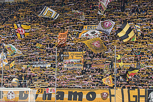 Beste Stimmung: Der K-Block unterstützte die Mannschaft lautstark. (Foto: Steffen Kuttner)