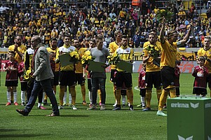 Vor der Partie nahm die Sportgemeinschaft emotional Abschied von Hefele, Eilers, Moll, Dürholtz, Jim-Patrick Müller und Holthaus.