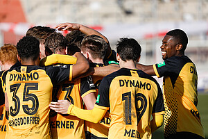 Die SGD feiert beim 2:0-Erfolg in Zwickau den achten Auswärtssieg der Saison. | Foto: Steffen Kuttner