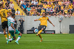 Yannick Stark versucht es aus der Distanz. | Foto: Dennis Hetzschold