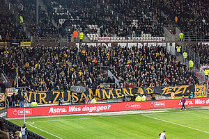 Rund 2.000 Fans der Sportgemeinschaft waren in Hamburg am Millerntor dabei.