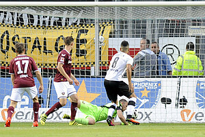 Beim Stand von 0:0 kommt Wooten zum Schuss...