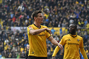 Kutschke bejubelt sein Führungstor zum 2:1.
