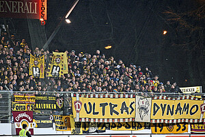 1500 Fans unterstützten Dynamo in Stuttgart
