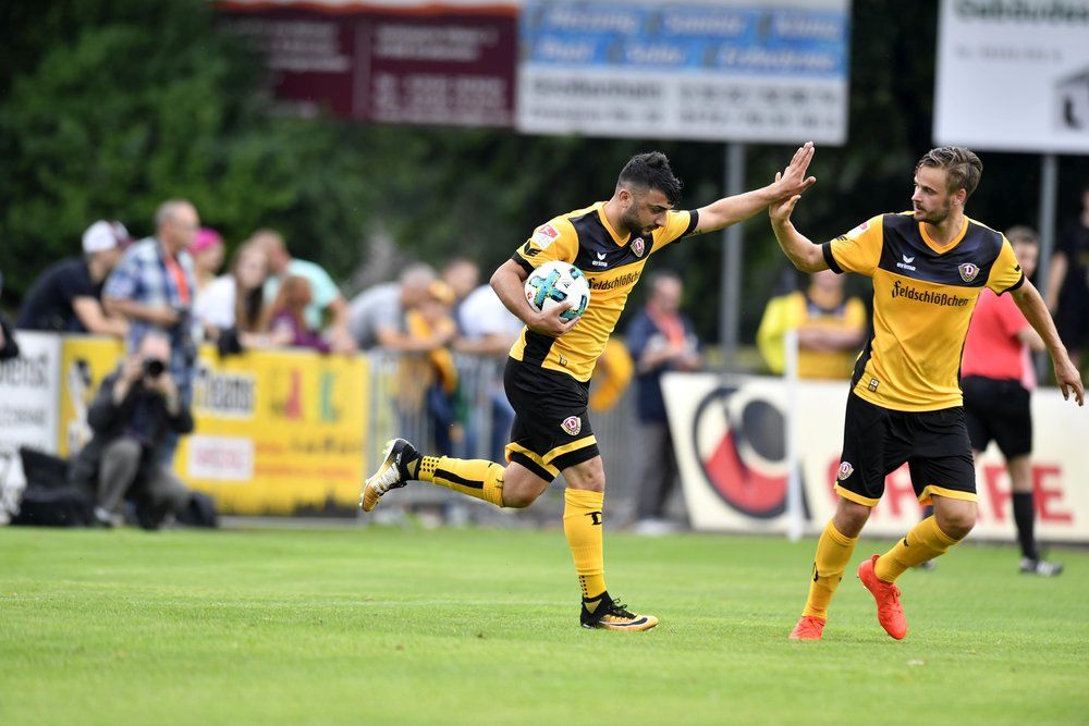 Saisonvorbereitung Dynamo Siegt Im Ersten Testspiel