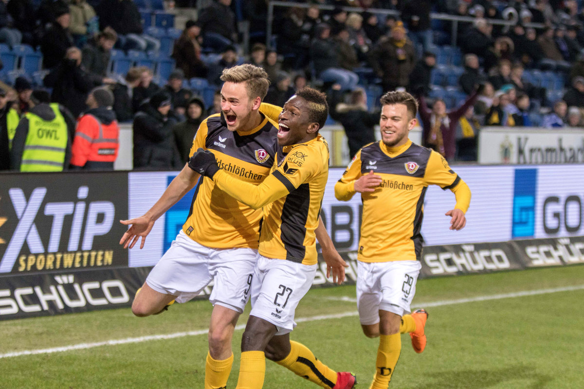 Trio In Kicker Elf Des Spieltages Gewahlt